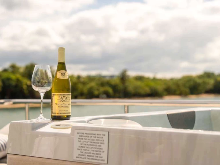 Pronájem lodi Azimut ALEGRIA v Bahamy na Samboatu