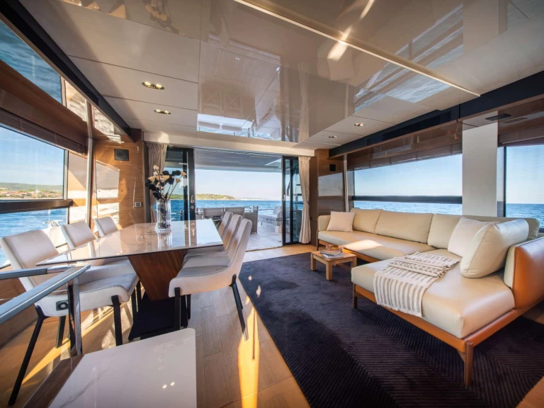 Pronájem Jachta Prestige Yachts s licencí