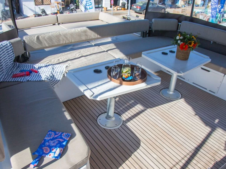 Pronájem Jachta v Lavrio -Bali Fortune One