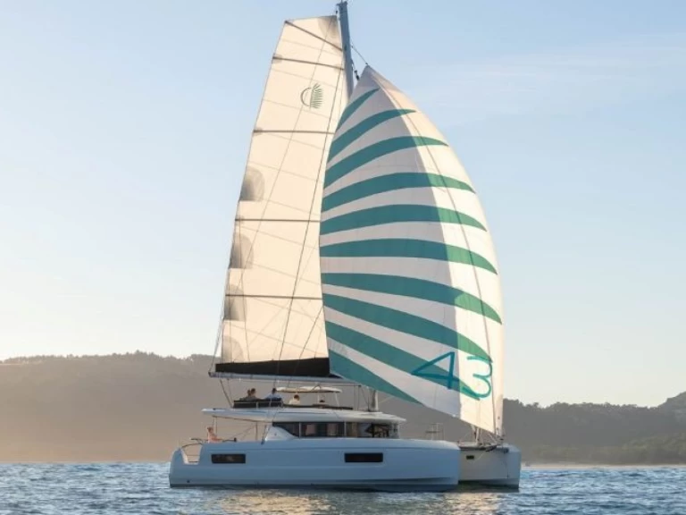 Pronajmout si Lagoon Lagoon 43 v Parham Town