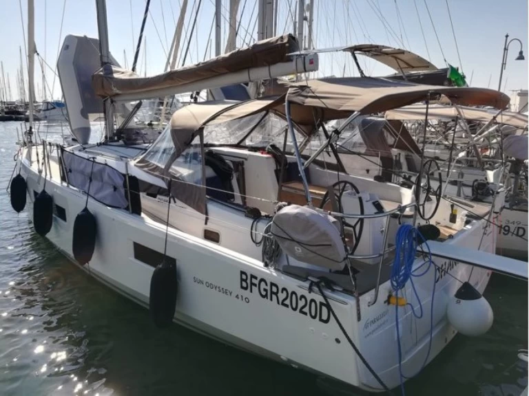 Pronájem jachty v San Vincenzo -Jeanneau Sun Odyssey 410 na Samboatu