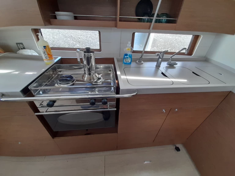 Bénéteau Oceanis 46.1 jednotlivci a charterové společnosti v Lefkáda