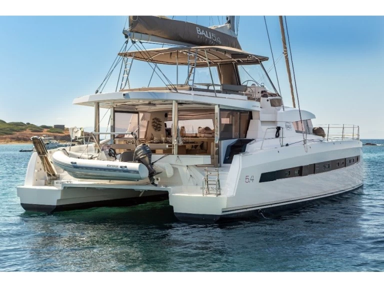 Pronájem Katamarán Bali s licencí