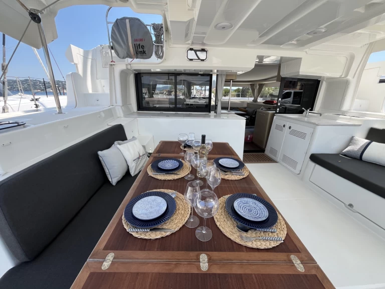 Lagoon Lagoon 46 jednotlivci a charterové společnosti v Port Grimaud