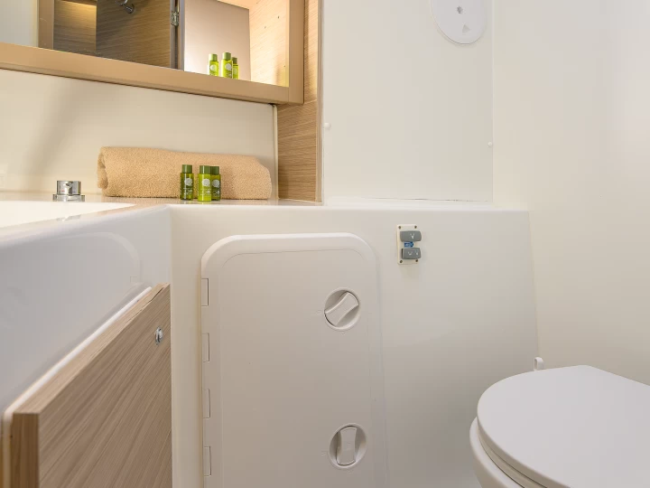 Pronájem Katamarán Lagoon s licencí