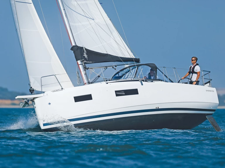 Jeanneau Sun Odyssey 350 jednotlivci a charterové společnosti v La Trinité-sur-Mer