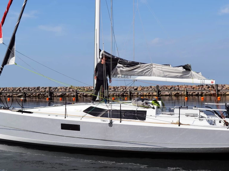 Pronajmout Plachetnice se skipperem či ne Bavaria v La Trinité-sur-Mer