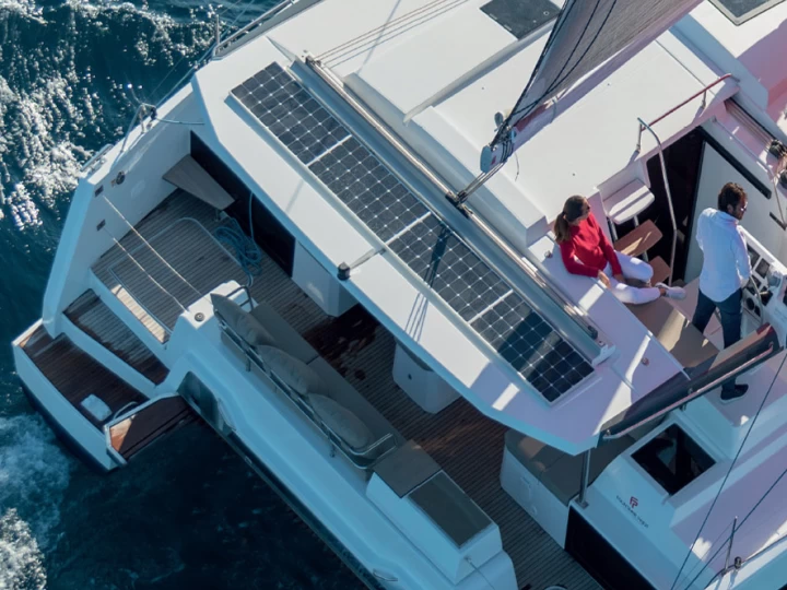 Pronájem lodi Sète lákavé ceny Astrea 42