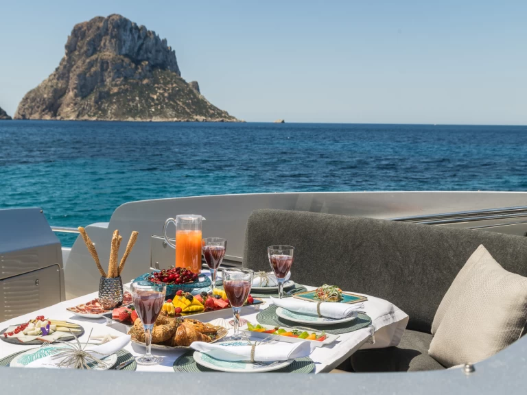 Pronájem lodi Pershing Pershing 90 v Ibiza Town na Samboatu