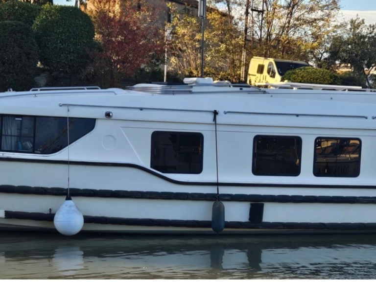 Le Boat Vision 3 jednotlivci a charterové společnosti v Capestang
