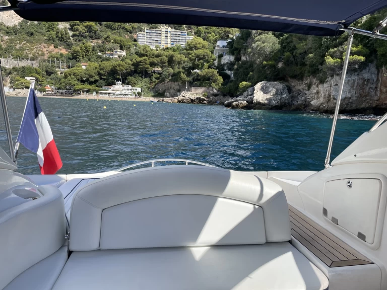 Pronájem Motorová loď Sunseeker s licencí