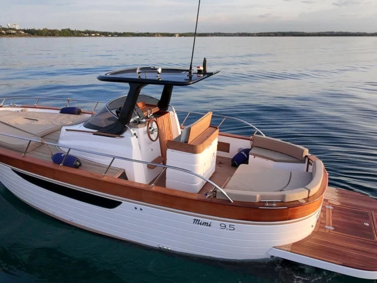 Pronajmout Motorová loď se skipperem či ne Mimi v Sorrento