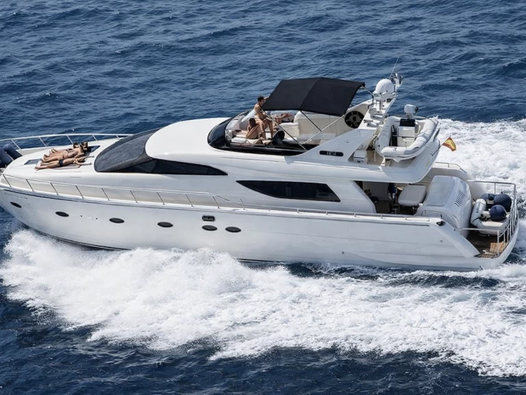 Pronajmout si Uniesse 72 Flybridge v Fontvieille