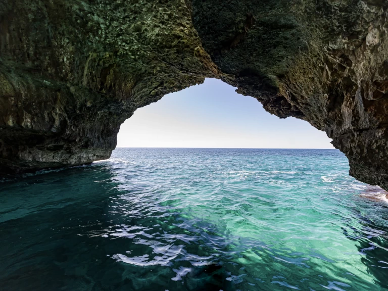 Motorová loď k pronájmu v Torre Vado za nejlepší cenu