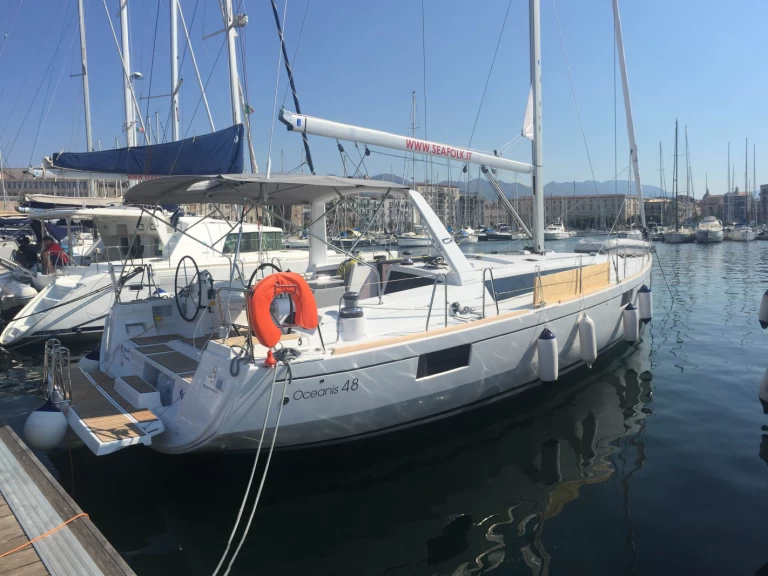 Pronajmout si Bénéteau Oceanis 48 v Marsala