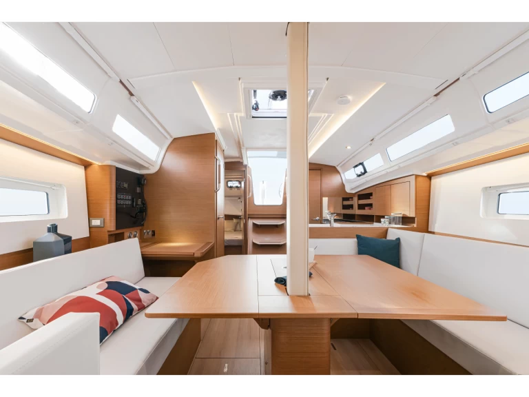 Pronájem lodi Jeanneau Sun Odyssey 380 v San Miguel De Abona na Samboatu