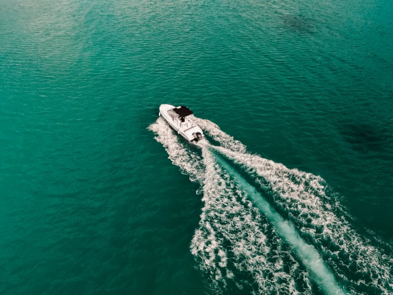 Motorová loď k pronájmu v Le Gosier za nejlepší cenu