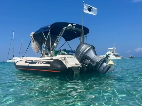 Pronájem Polotuhá loď Zar s licencí