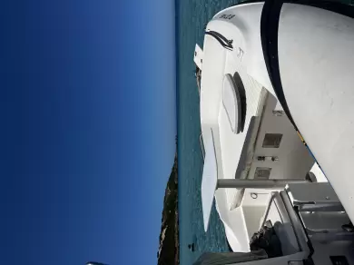 Zar Zar 47 jednotlivci a charterové společnosti v Saint-Florent