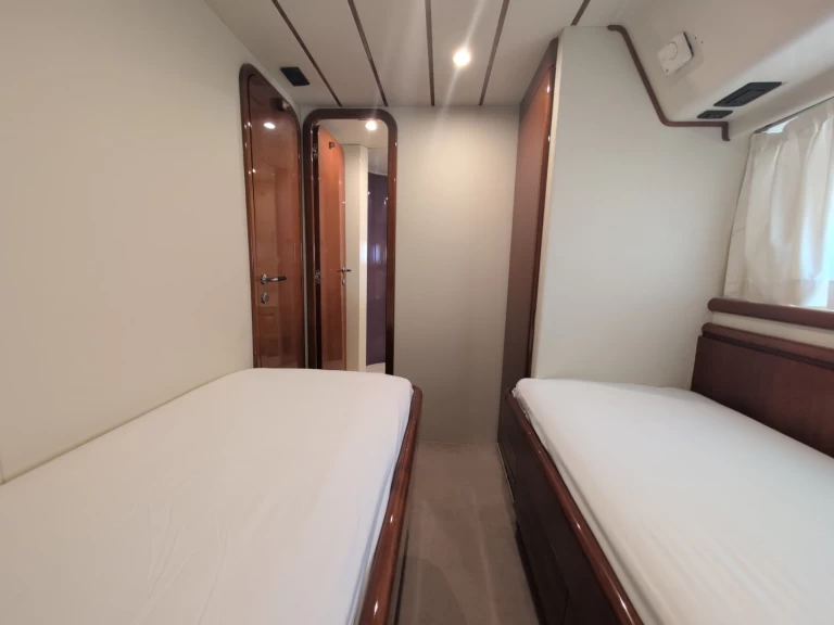 Motorová loď k pronájmu v Cádiz za nejlepší cenu