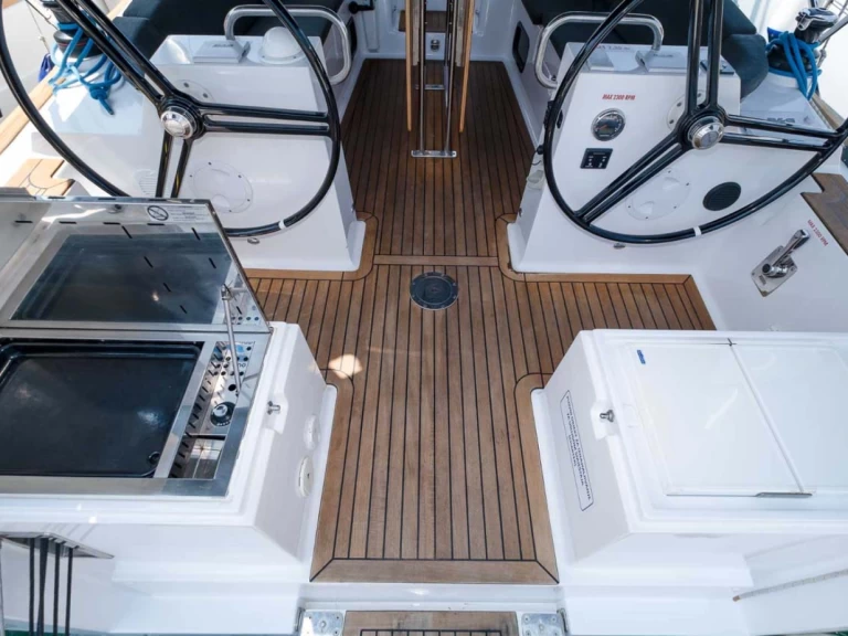 Pronájem lodi Elan Impression 40.1 v Pula na Samboatu