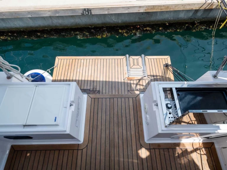 Pronajmout Plachetnice se skipperem či ne Elan v Pula