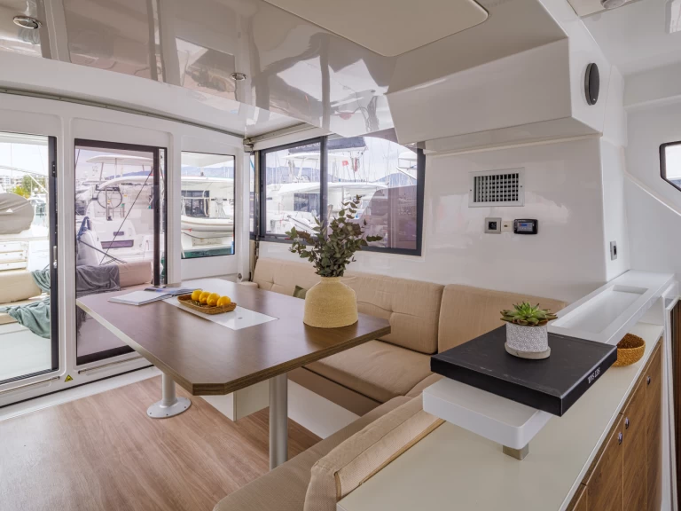 Bali Bali Catspace Voile jednotlivci a charterové společnosti v Nea Peramos