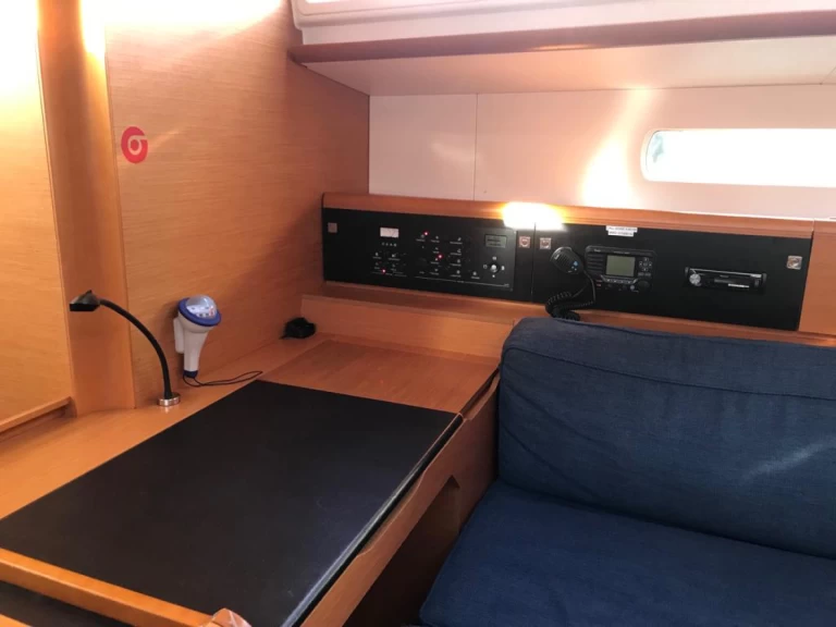 Pronájem lodi Jeanneau Sun Odyssey 519 v Las Galletas na Samboatu