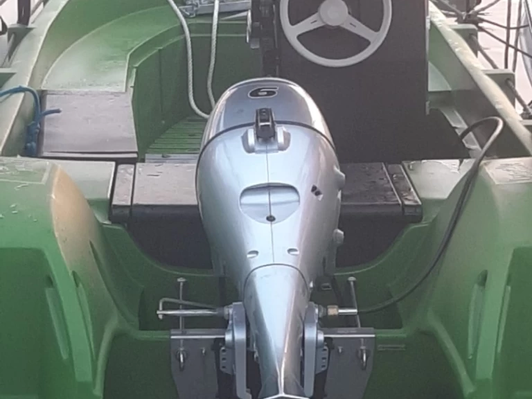 Pronajmout si Whaly whaly 400 v Le François