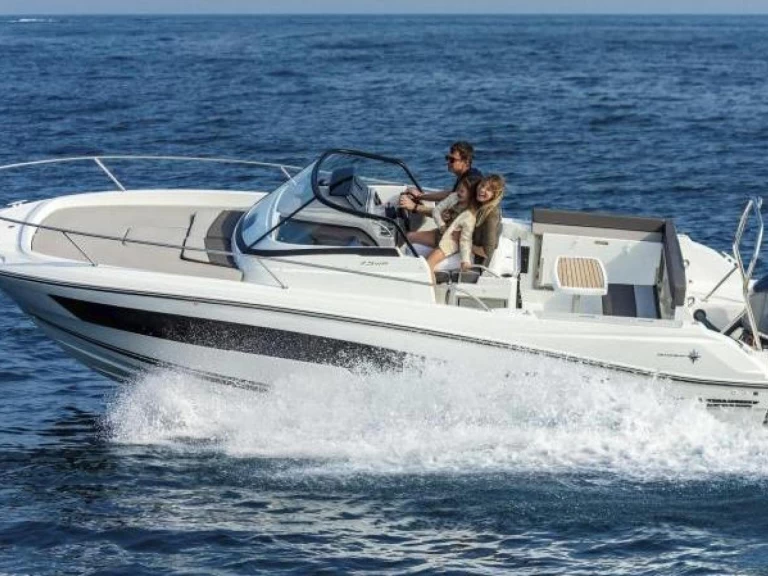 Pronajmout si Bénéteau CAP CAMARAT 7,5 W.A v Arzon