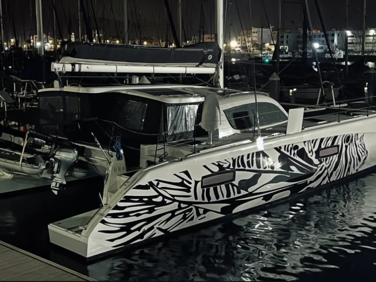 Katamarán k pronájmu v Arrecife za nejlepší cenu