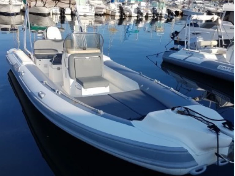 Pronájem lodi Motonautica-Vesuviana Touring 740 v Porto-Vecchio na Samboatu