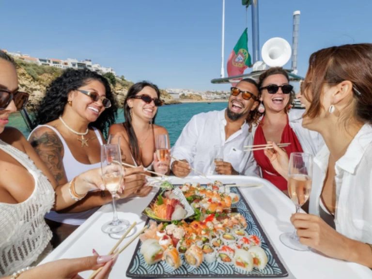 Pronajmout si Fountaine Pajot Maryland 37 v Vilamoura