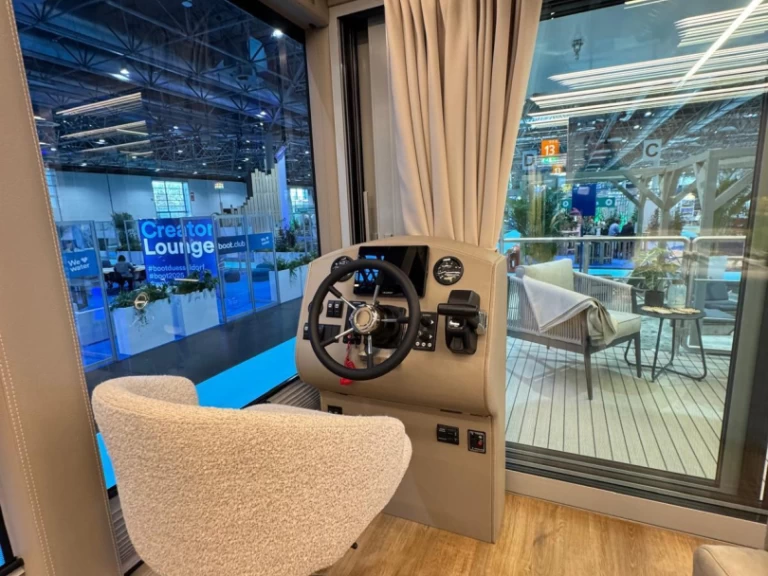 Werft Marina Buchholz 1st Class Buchholz jednotlivci a charterové společnosti v Buchholz City