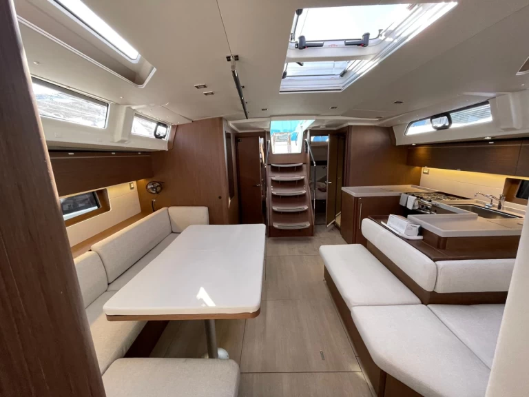 Pronájem lodi Las Palmas de Gran Canaria lákavé ceny Oceanis 51.1