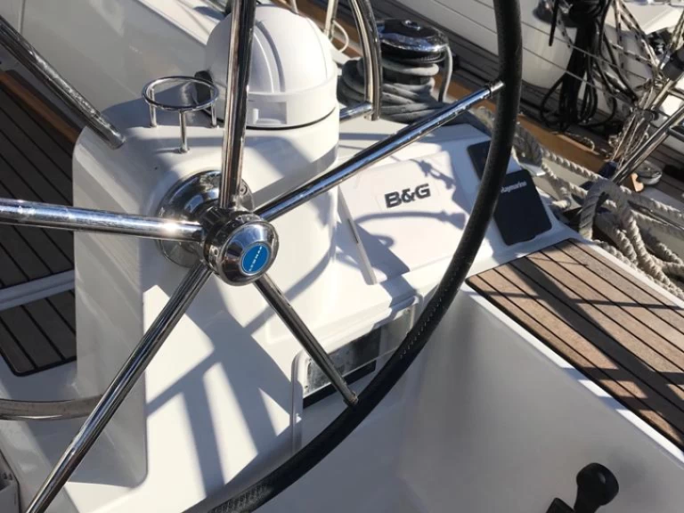 Pronájem Plachetnice Jeanneau s licencí