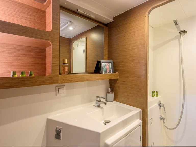 Lagoon Lagoon 42 jednotlivci a charterové společnosti v Trogir