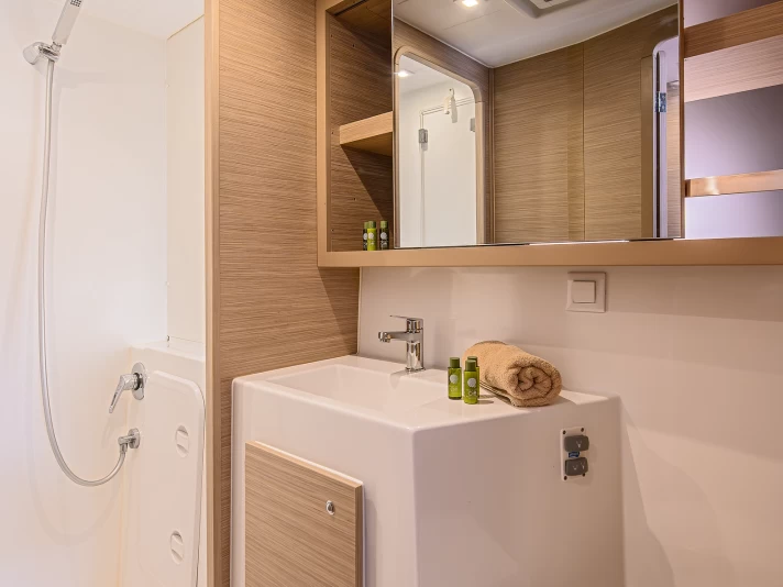 Pronájem lodi Trogir lákavé ceny Lagoon 42