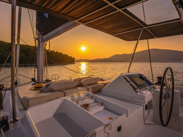Pronájem lodi Lagoon Lagoon 450 F v Trogir na Samboatu