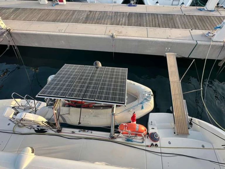 Pronajmout Katamarán se skipperem či ne Lagoon v Neapol