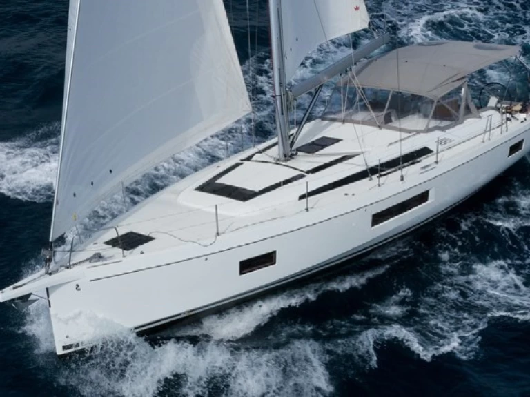 Pronajmout Plachetnice se skipperem či ne Bénéteau v Lefkáda