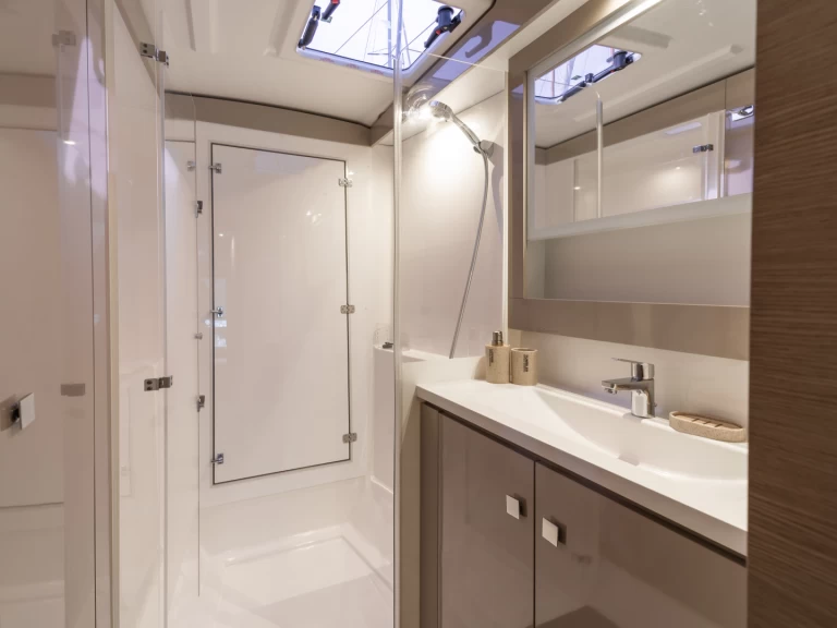 Pronajmout si Fountaine Pajot Isla 40 v Lavrio