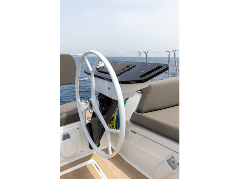 Pronajmout Plachetnice se skipperem či ne Dufour v Carloforte