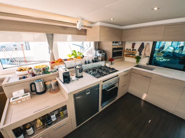 Pronájem jachty v Capo d'Orlando -Lagoon Lagoon 55 na Samboatu