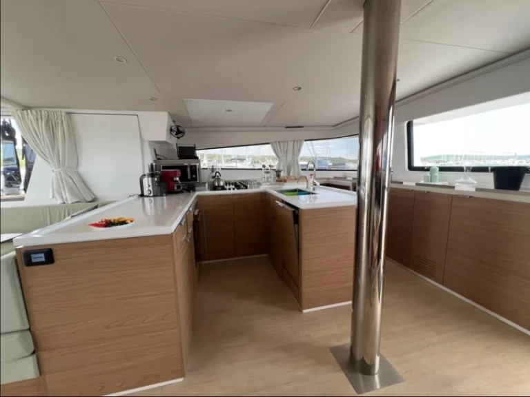 Pronájem lodi Bali Bali 5.4 v Eden Island na Samboatu