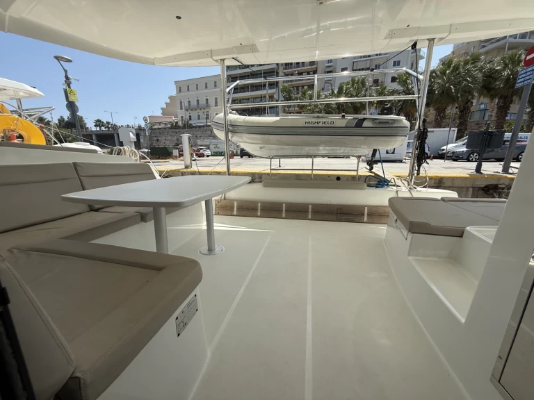 Pronájem Katamarán v Nikiána -Lagoon Lagoon 42, 2020,  Air Condition, Generator, Water maker, Solar panel, Only with skipper, 2 SUP offered free