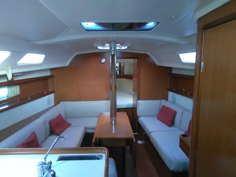 Pronájem Plachetnice v Akhíllio -Bénéteau Oceanis 34