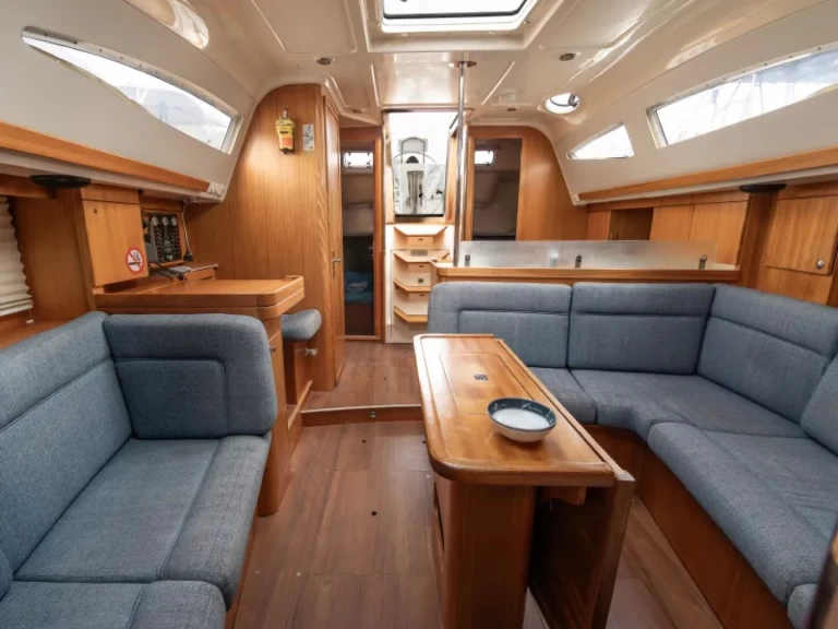 Pronajmout si Elan Elan 384 v Preveza