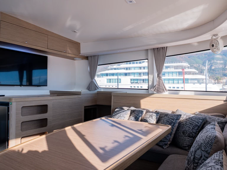 Pronájem lodi Lagoon Lagoon 42 v Tivat na Samboatu