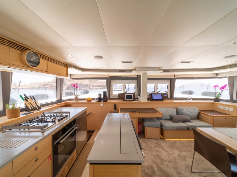 Pronájem Katamarán Lagoon s licencí